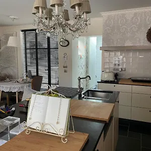 Guestsuite Lady Anna 4* Bruges